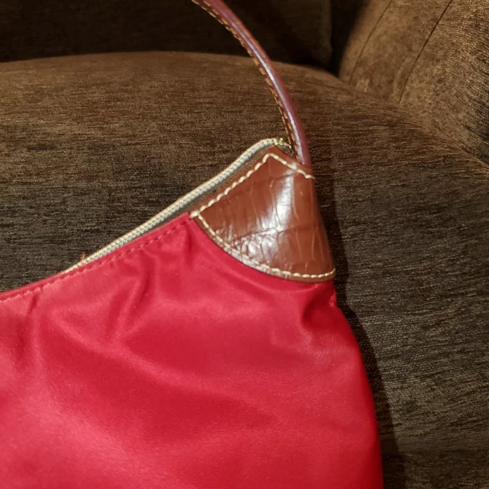 EUC Dooney&Bourke Red Red Nylon Hobo Shoulder bag - Picture 2 of 12